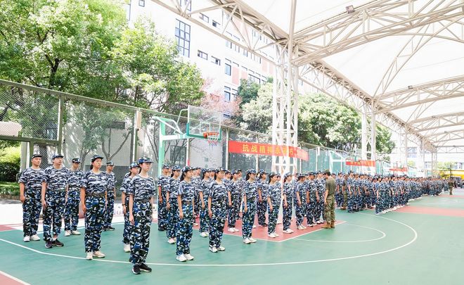 !杭州有家长“捏了把汗”冰球突破技巧本周密集启动(图6) !杭州有家长“捏了把汗”冰球突破技巧本周密集启动(图6)