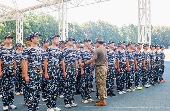 !杭州有家长“捏了把汗”冰球突破技巧本周密集启动(图7) !杭州有家长“捏了把汗”冰球突破技巧本周密集启动(图7)